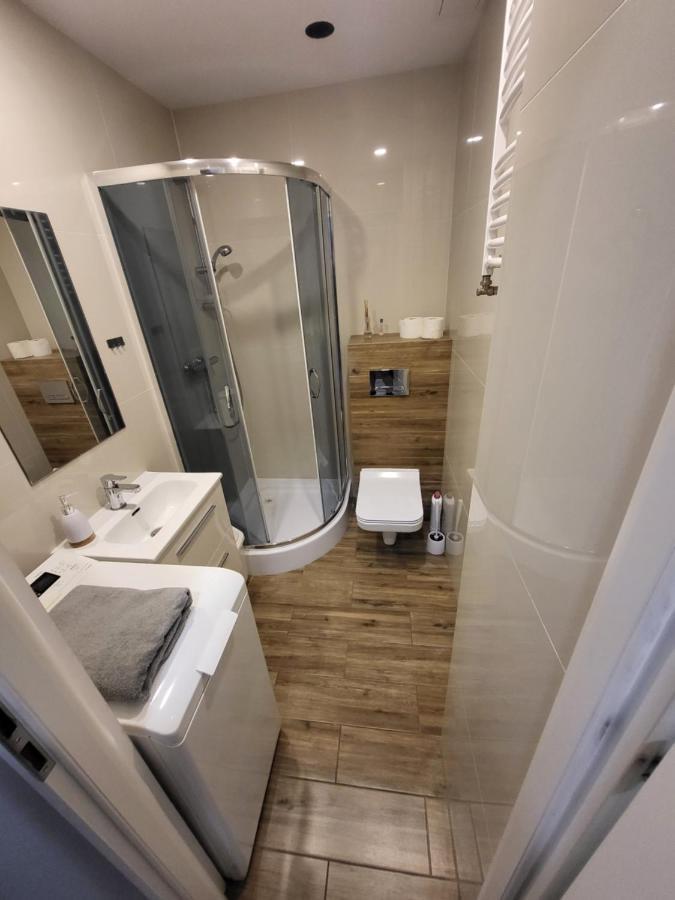 Apartment 1 *